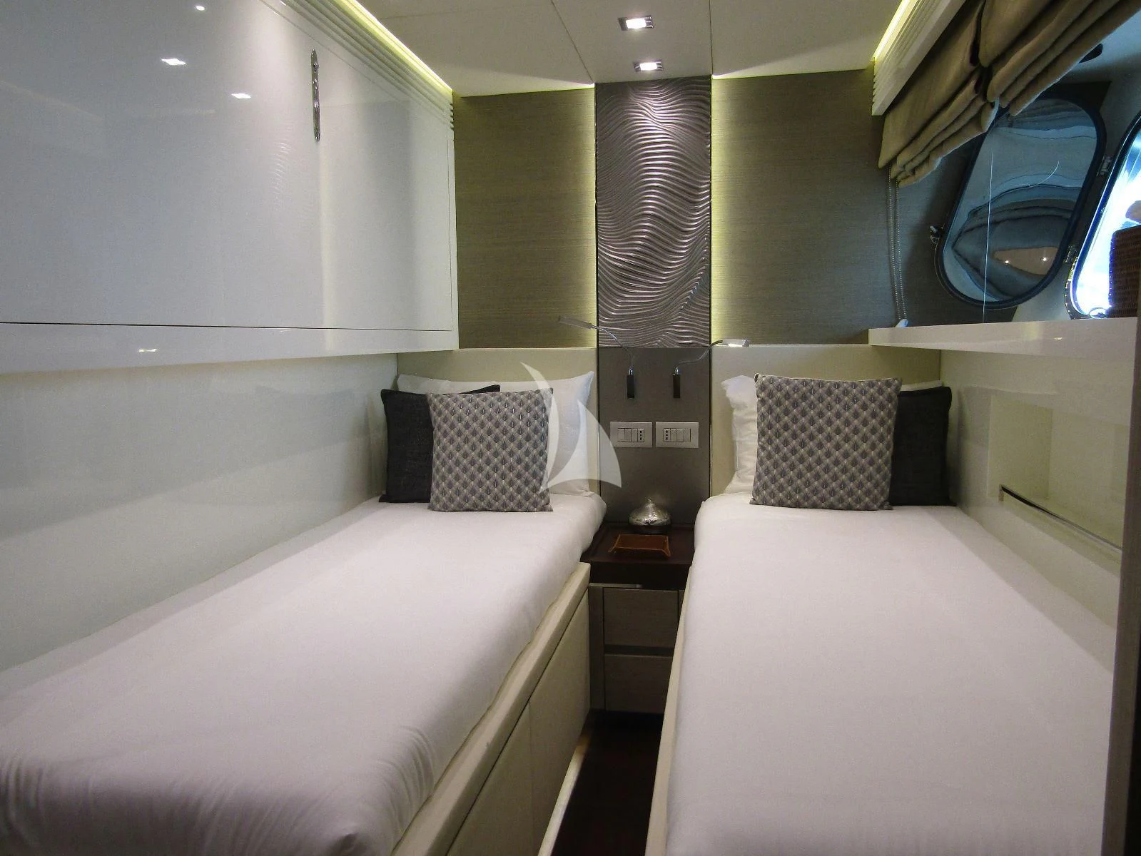 a room with two beds aboard DADDY'S DREAM 888 Yacht for Charter