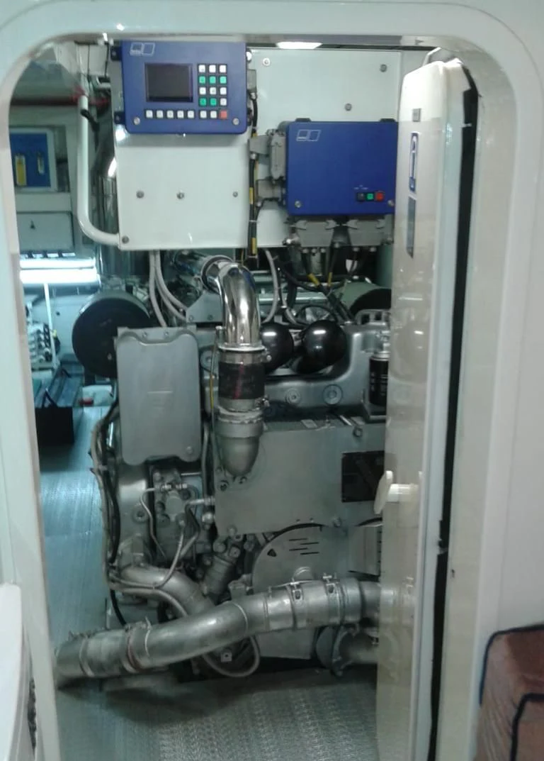 a machine with a blue light aboard PRINCESS AYESHA I Yacht for Sale
