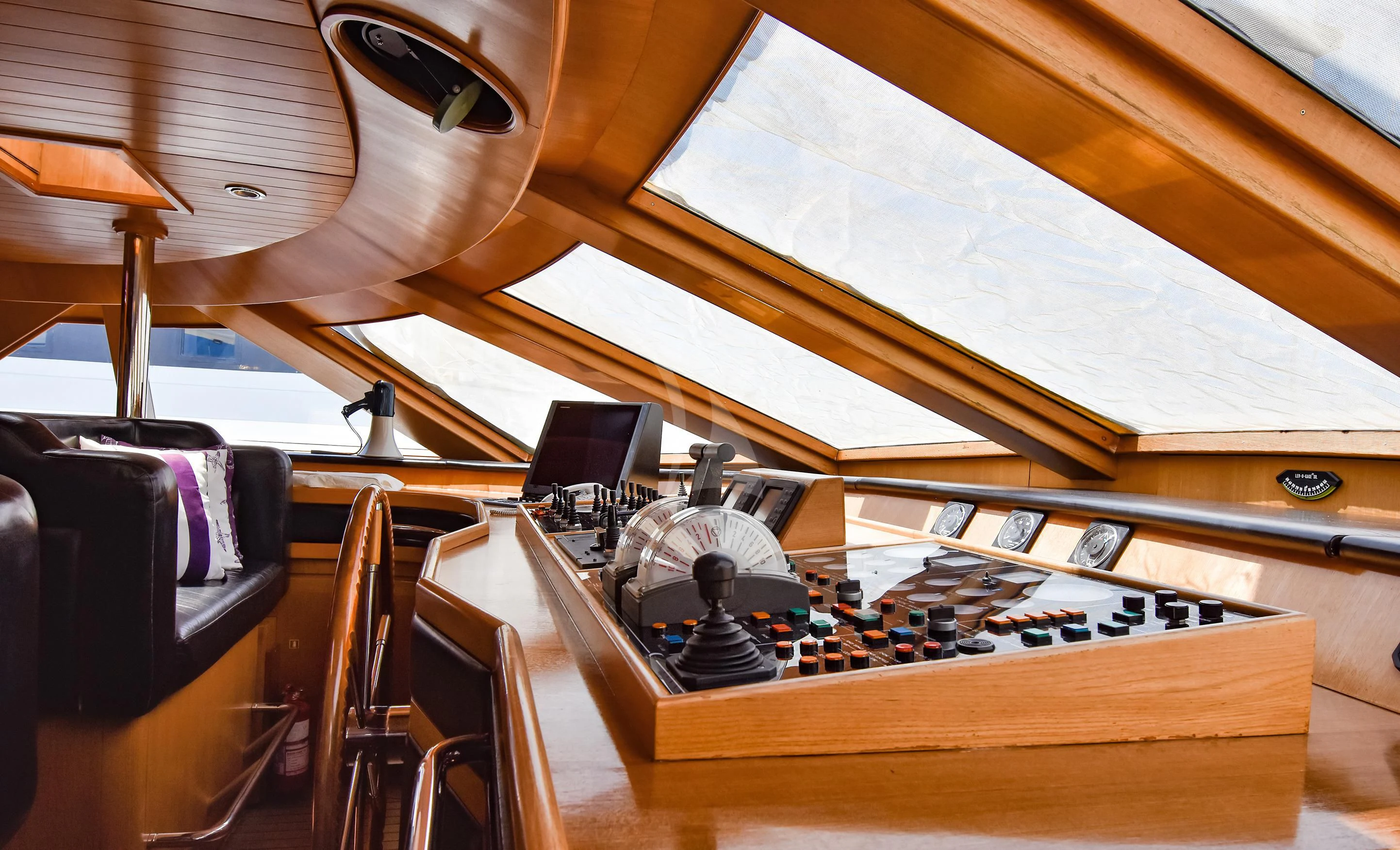 a room with a fan and a fan aboard TAMARITA Yacht for Sale
