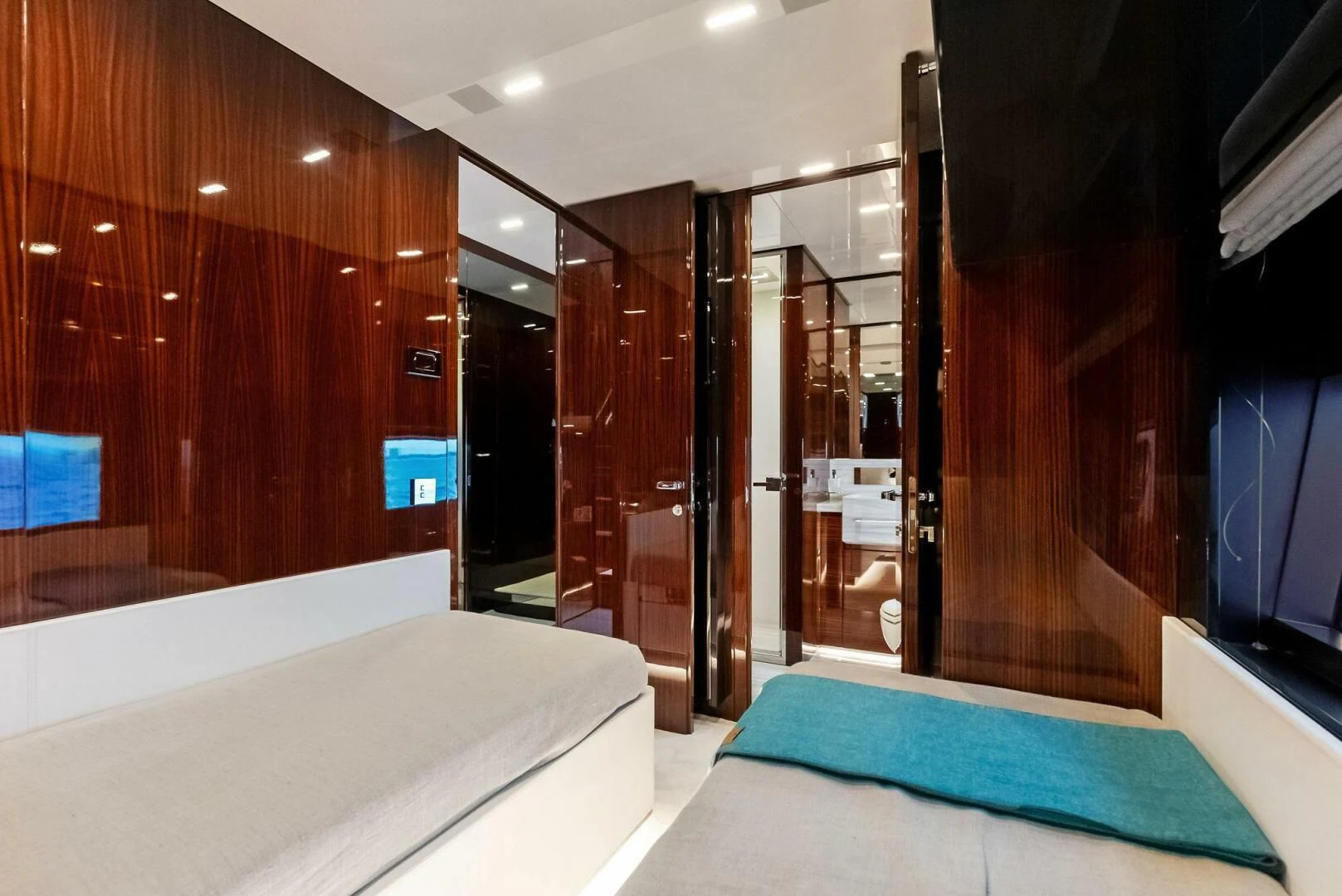 a hotel room with a bed aboard OUR TRADE Yacht for Sale