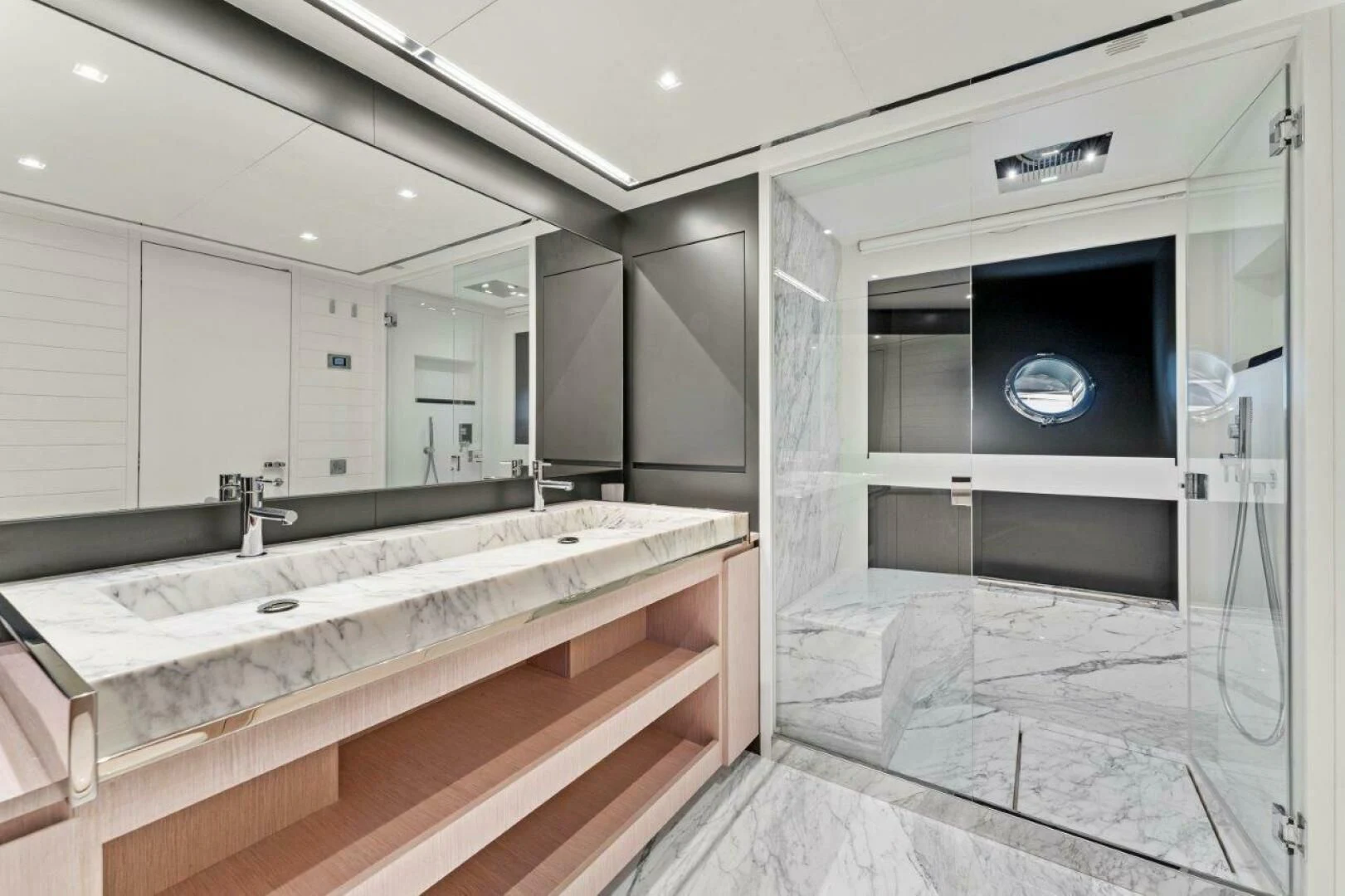 a bathroom with a large tub aboard OUR TRADE Yacht for Sale