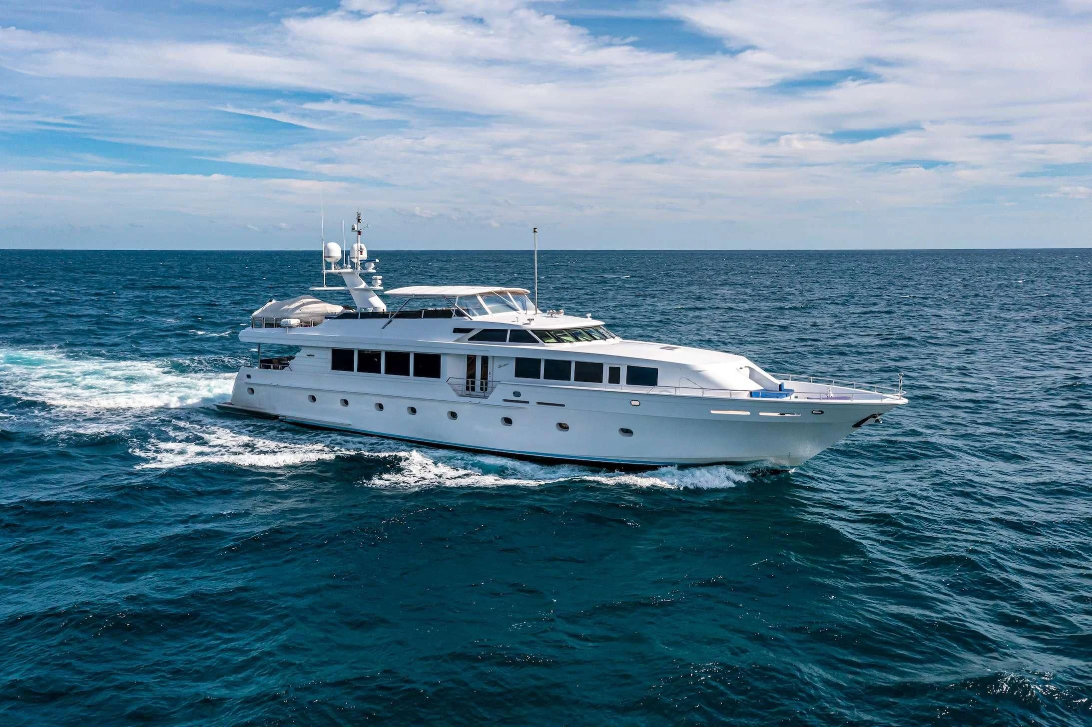 Watch Video for XOXO Yacht for Charter