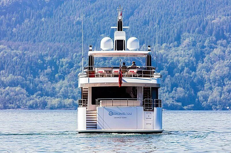 a boat in the water aboard GRAYCLIFFS Yacht for Sale