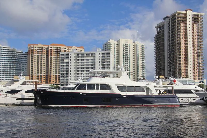 a boat in the water aboard PRIMA MEA Yacht for Sale