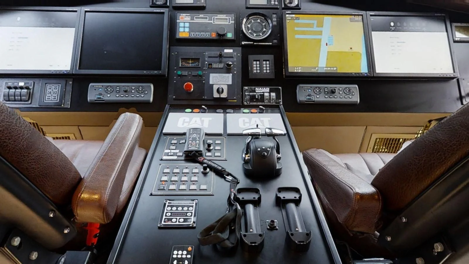 graphical user interface aboard ENTOURAGE Yacht for Sale