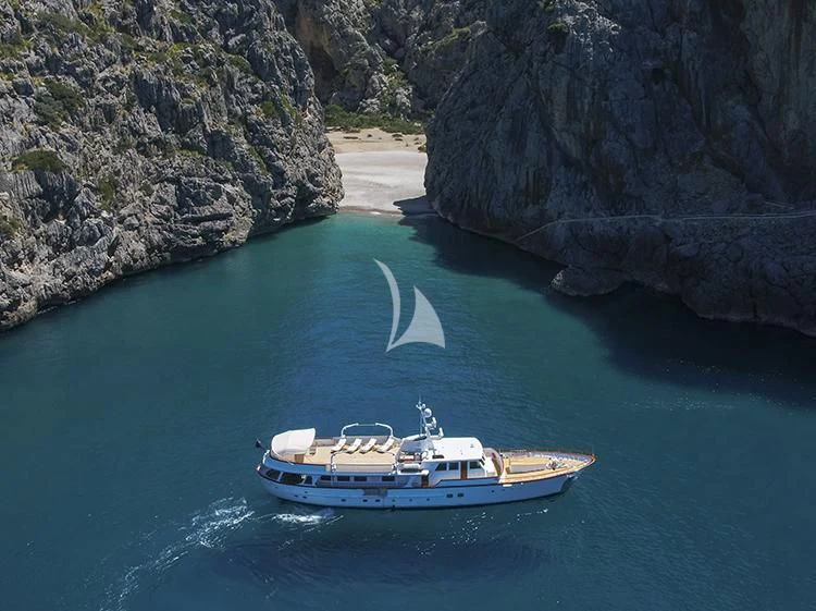 a boat sailing in the sea aboard HEAVENLY DAZE Yacht for Sale