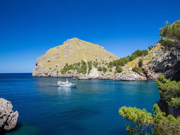 a boat on the water aboard HEAVENLY DAZE Yacht for Sale