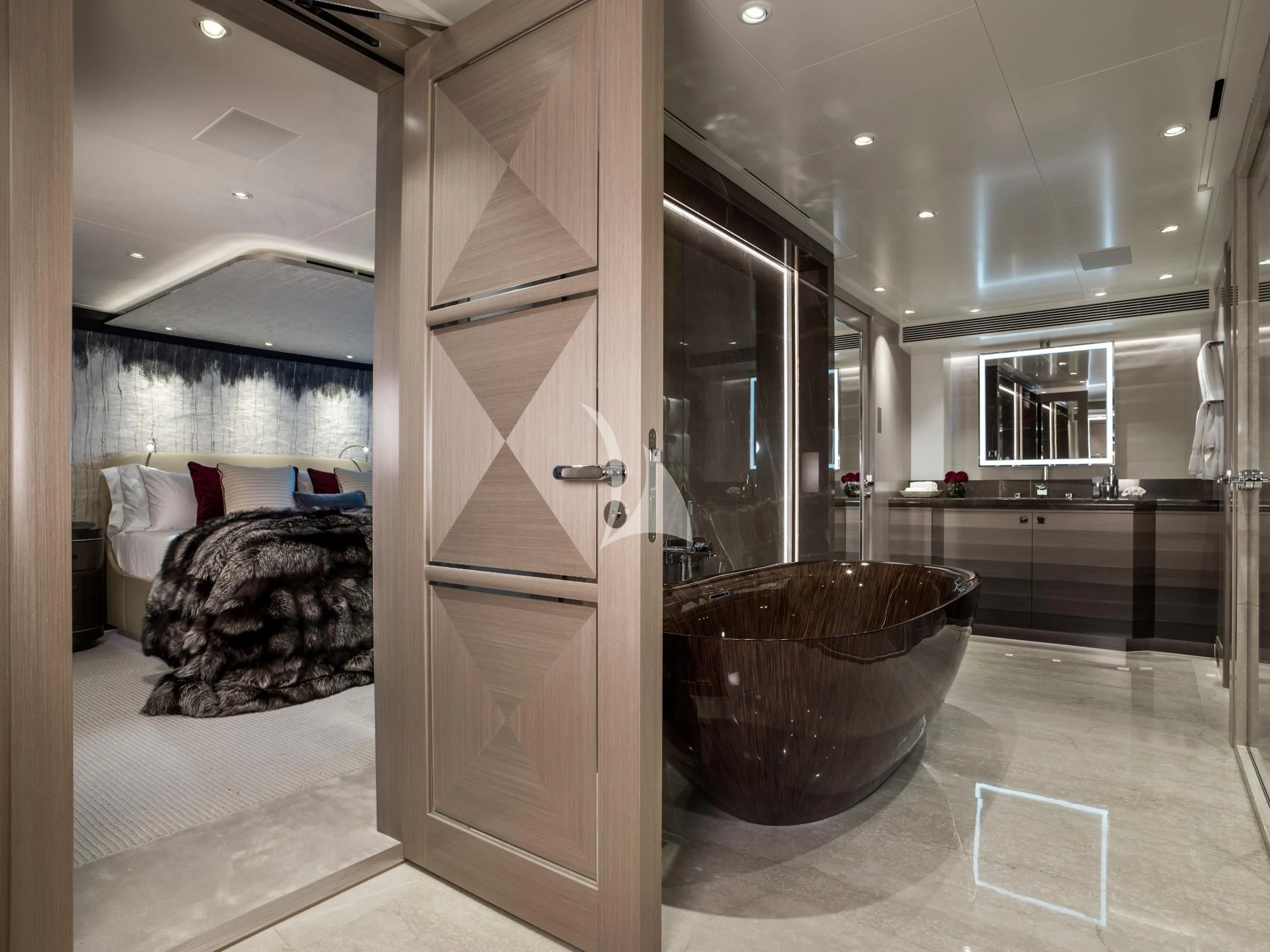 a bathroom with a large tub aboard IRISHA Yacht for Sale