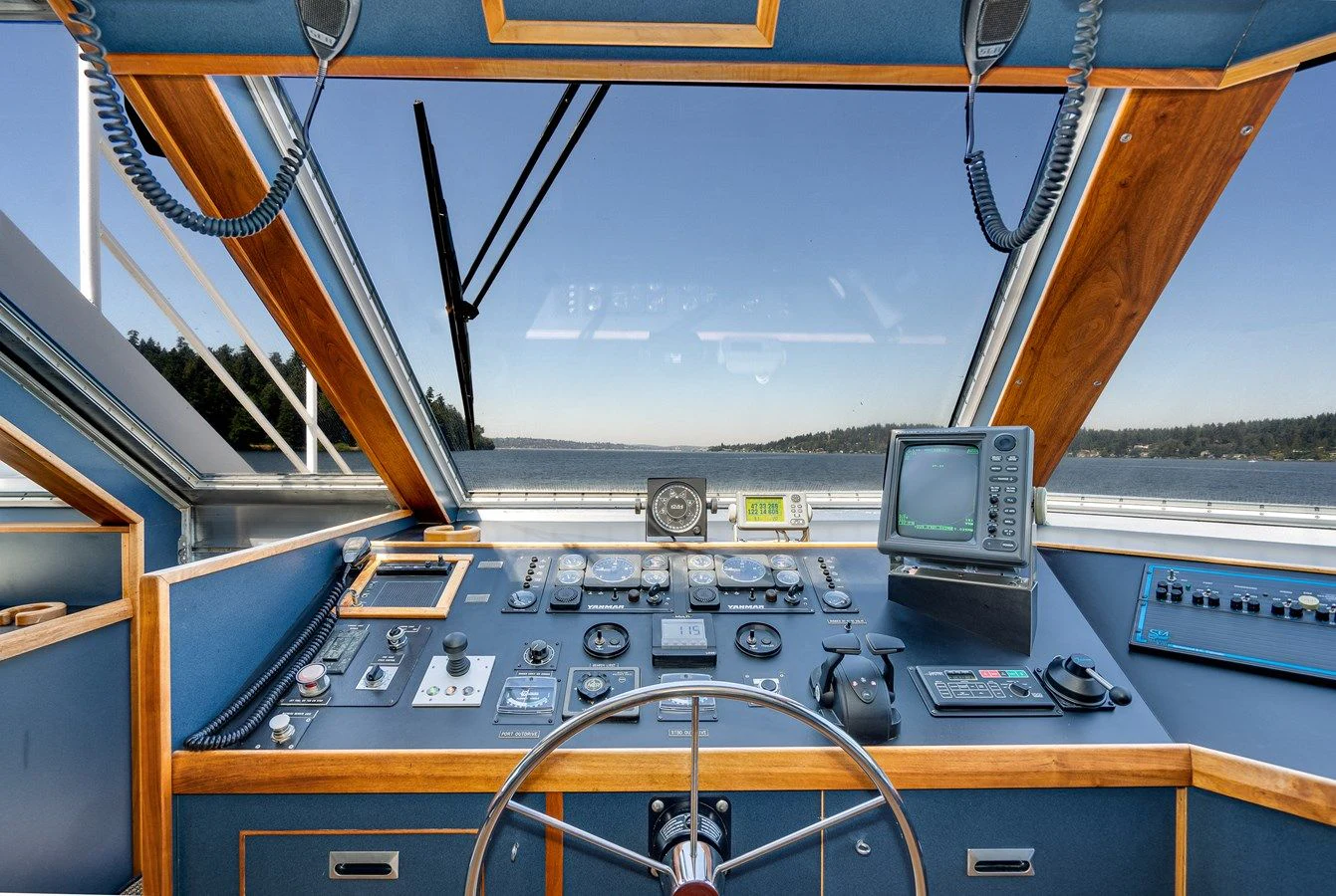inside of a boat aboard DRAGONFLY Yacht for Sale