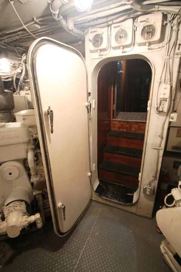 a large white machine aboard ENCHANTRESS Yacht for Sale