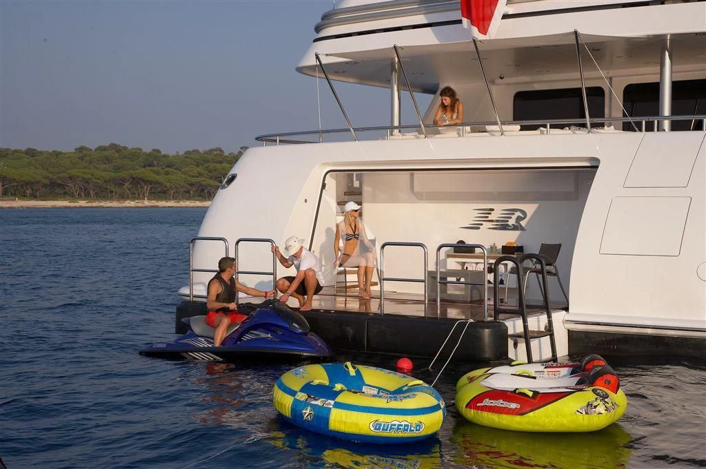 a group of people on a boat aboard HURRICANE RUN Yacht for Charter