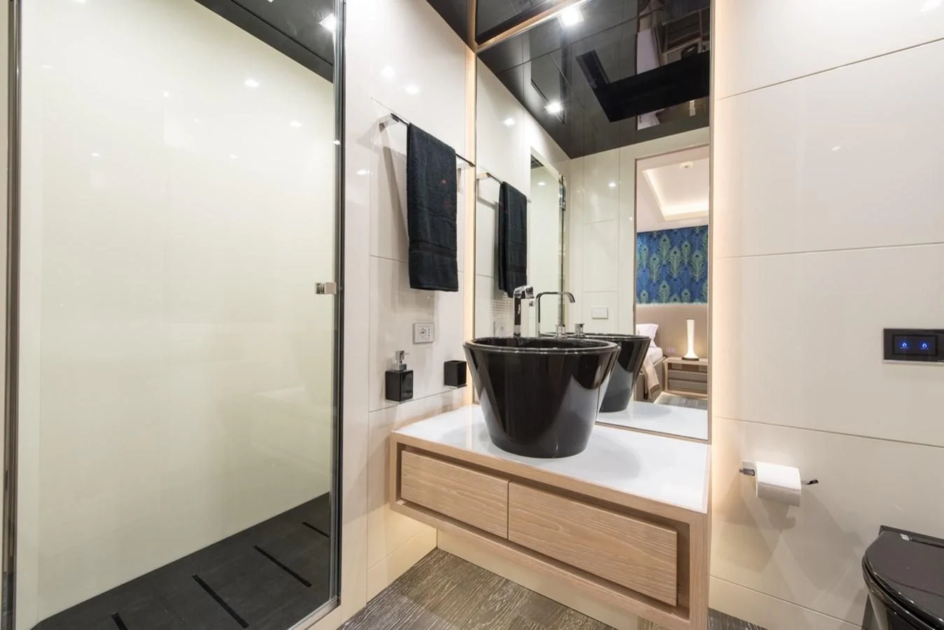 a bathroom with a large tub aboard FAST & FURIOUS Yacht for Charter