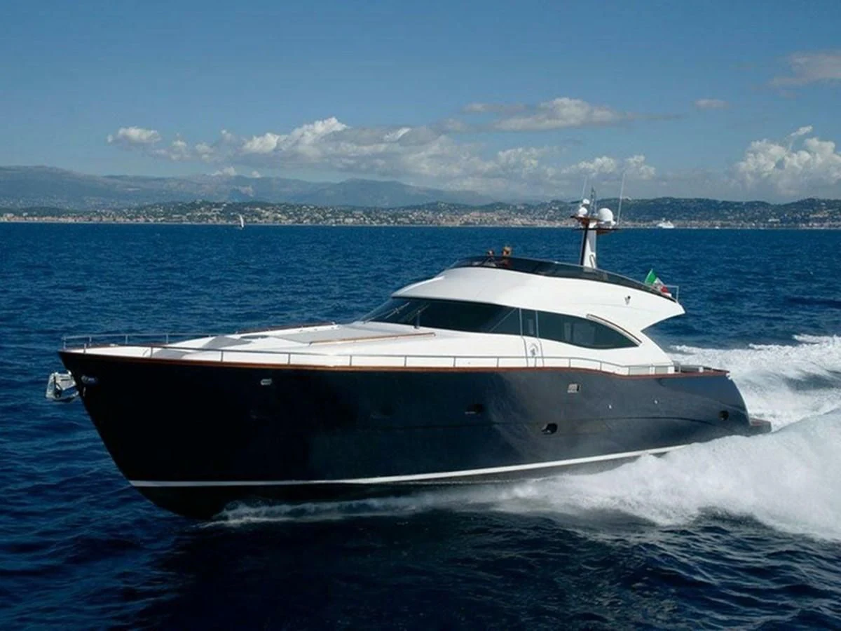 a boat on the water aboard AUSTIN PARKER - 72 FLY Yacht for Sale