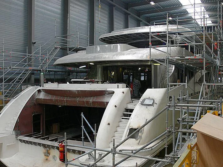 a large white machine with a large metal object on top aboard R JUNIORS Yacht for Sale