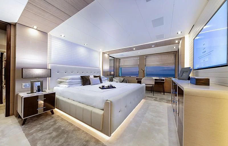 a room with a bed and a desk aboard MONT-AL LAWZ Yacht for Sale