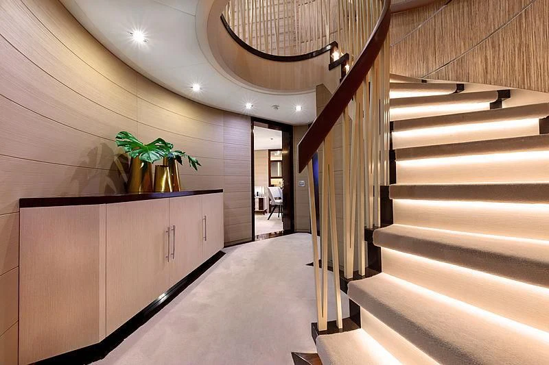 a hallway with a plant on the wall aboard MONT-AL LAWZ Yacht for Sale