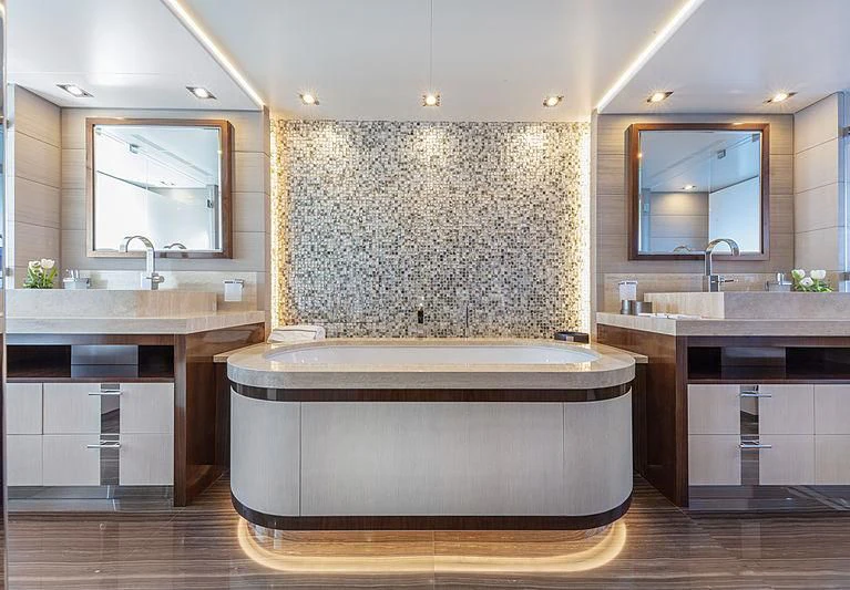 a bathroom with a large tub aboard MONT-AL LAWZ Yacht for Sale