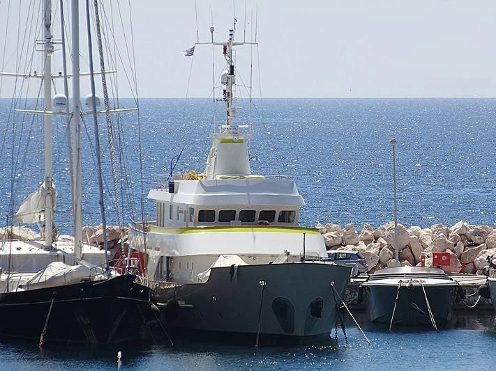 a boat in the water aboard LADY DIDA Yacht for Sale