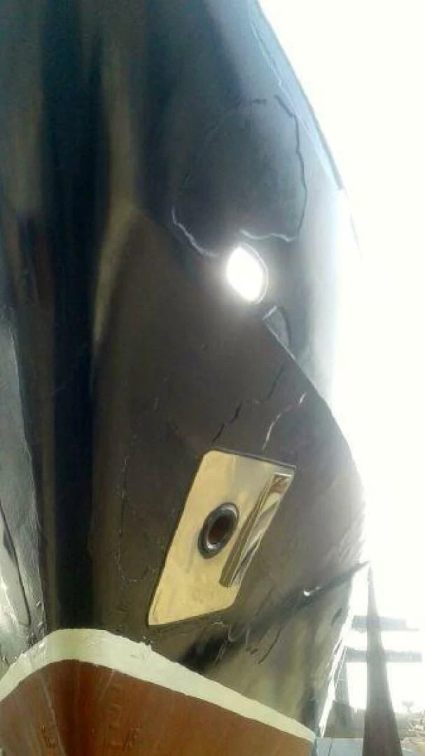a metal object with a round hole aboard STAR ALLIANCE Yacht for Sale