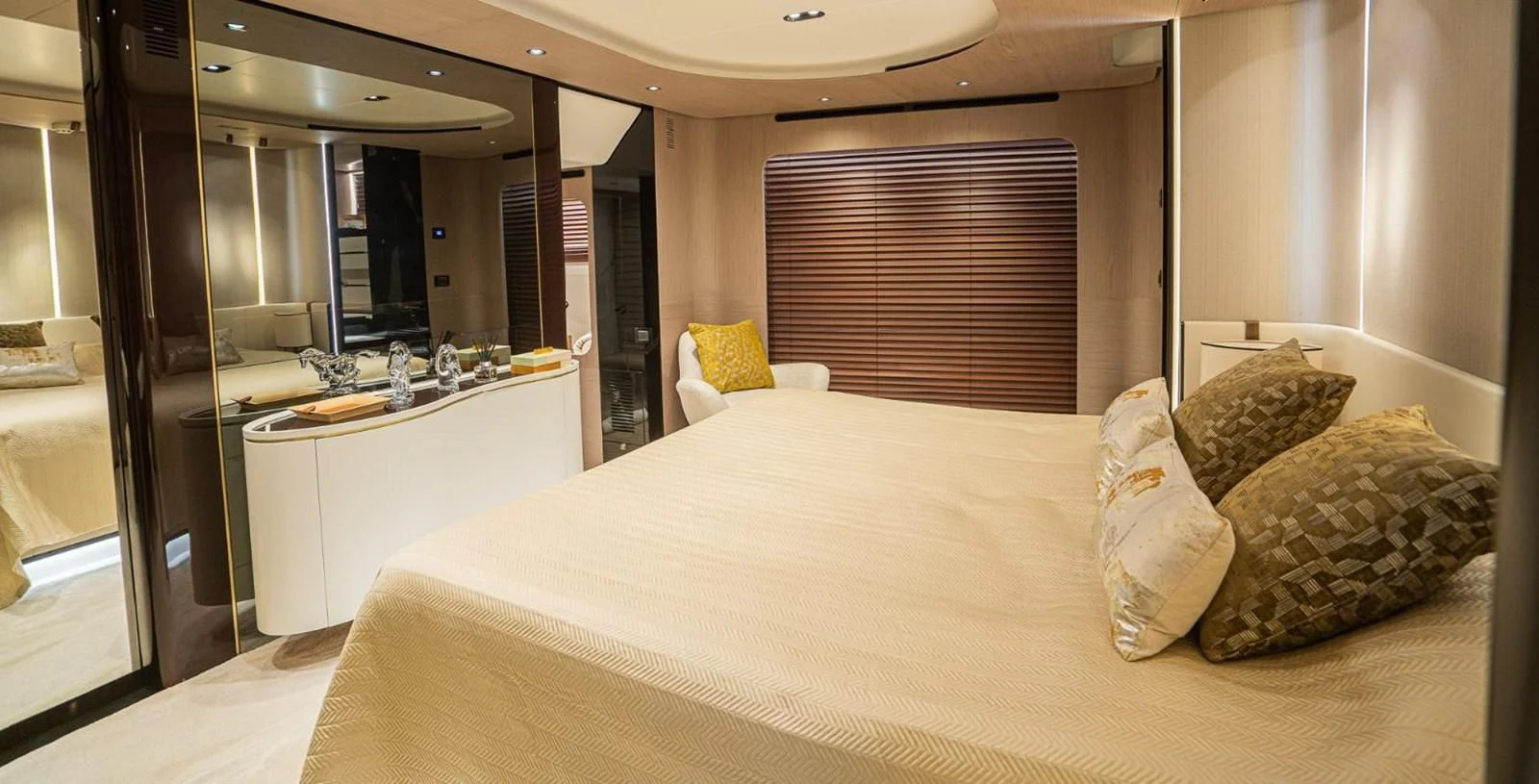 a hotel room with a bed aboard LULWA Yacht for Sale