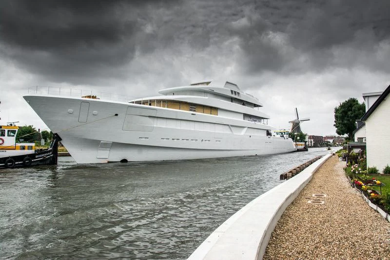 a cruise ship docked aboard LONIAN Yacht for Sale