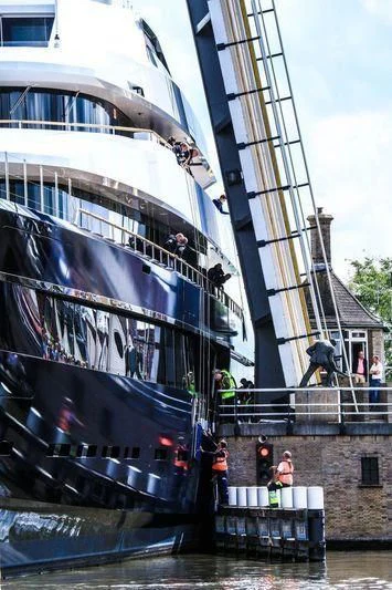 a boat with people on it aboard LONIAN Yacht for Sale