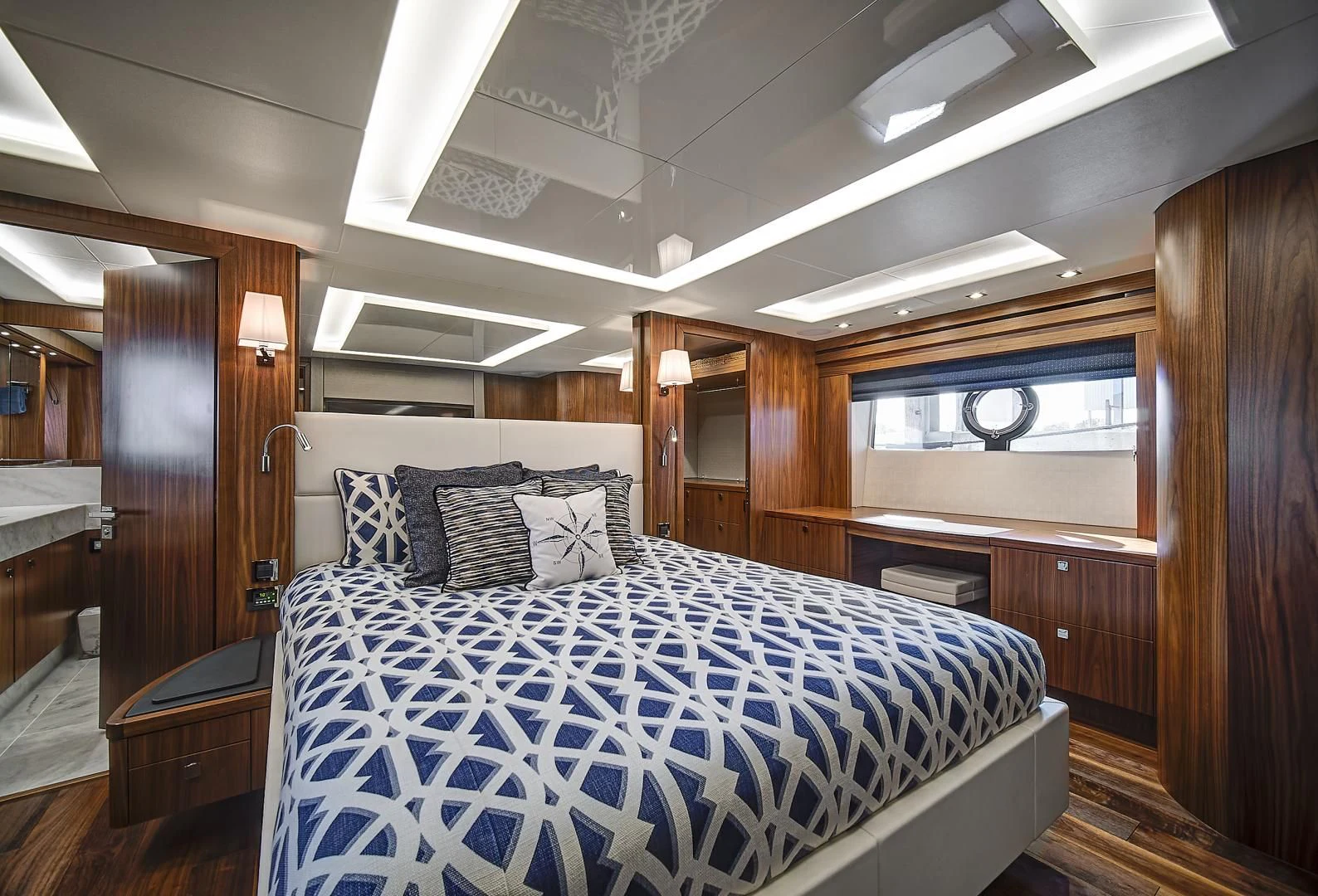 a bed in a cabin aboard 'S NOON SOMEWHERE Yacht for Sale