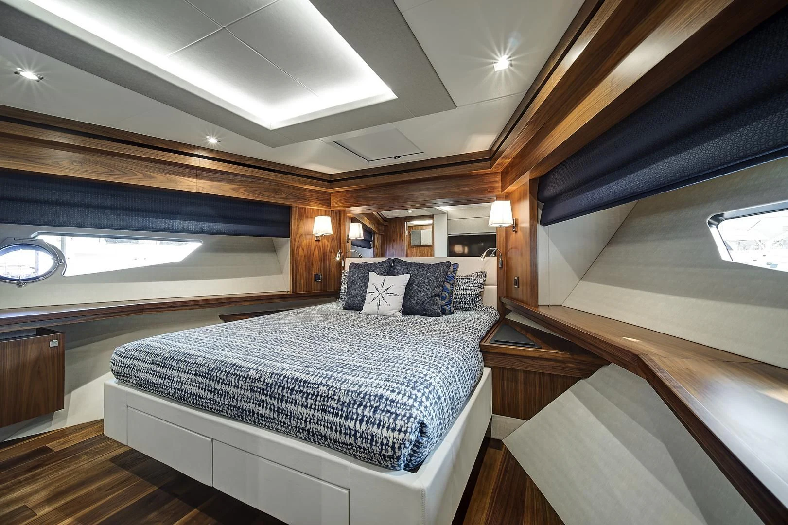 a room with a bed and a window aboard 'S NOON SOMEWHERE Yacht for Sale
