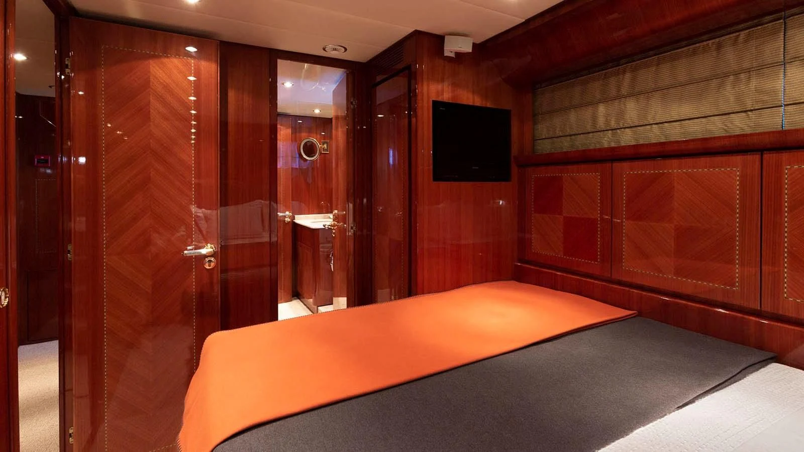 a hotel room with a bed aboard KIDI ONE Yacht for Sale