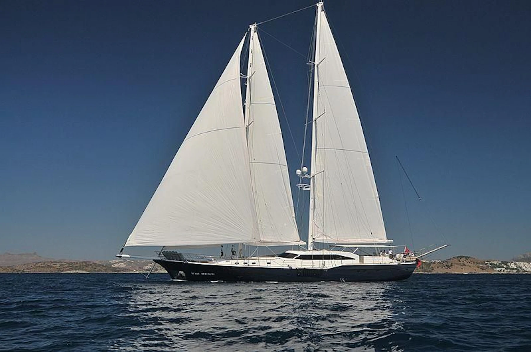UBI BENE yacht charter 3