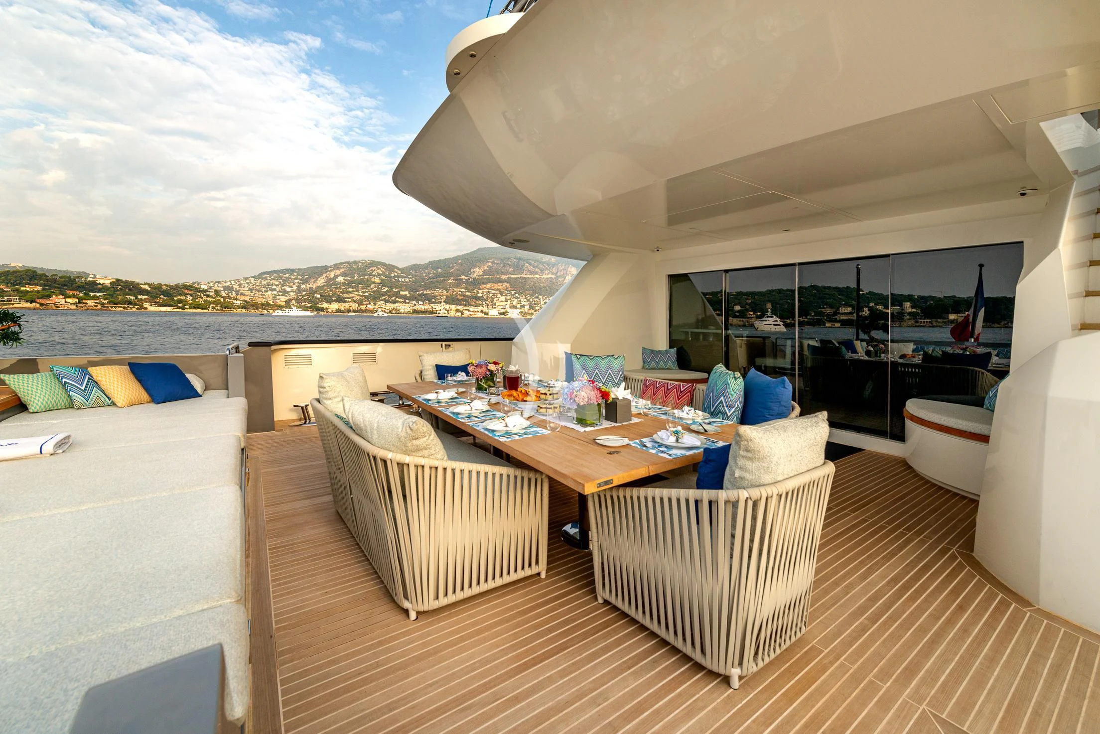 a living room with a large open roof aboard GEMS 2 Yacht for Sale