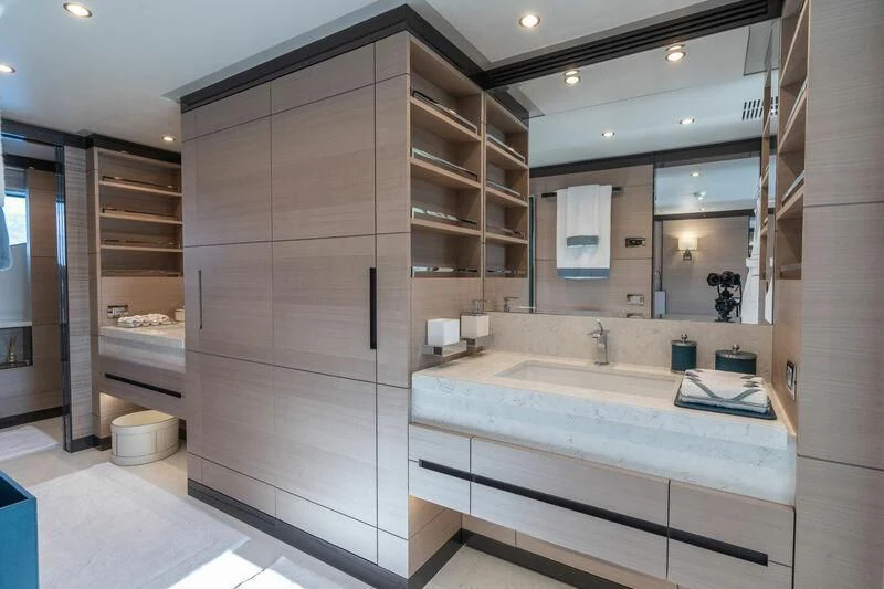 a bathroom with a large tub aboard ELIZABETH Yacht for Sale