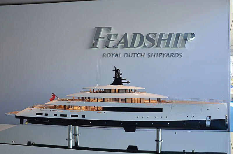 graphical user interface aboard 818 Yacht for Sale