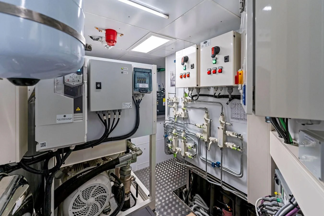 a room with machines aboard FAMILIA Yacht for Sale