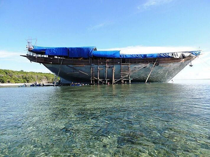 a large metal structure in the water aboard LAMIMA Yacht for Sale