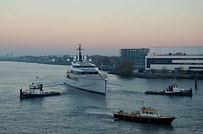 a group of boats in the water aboard BRAVO EUGENIA Yacht for Sale