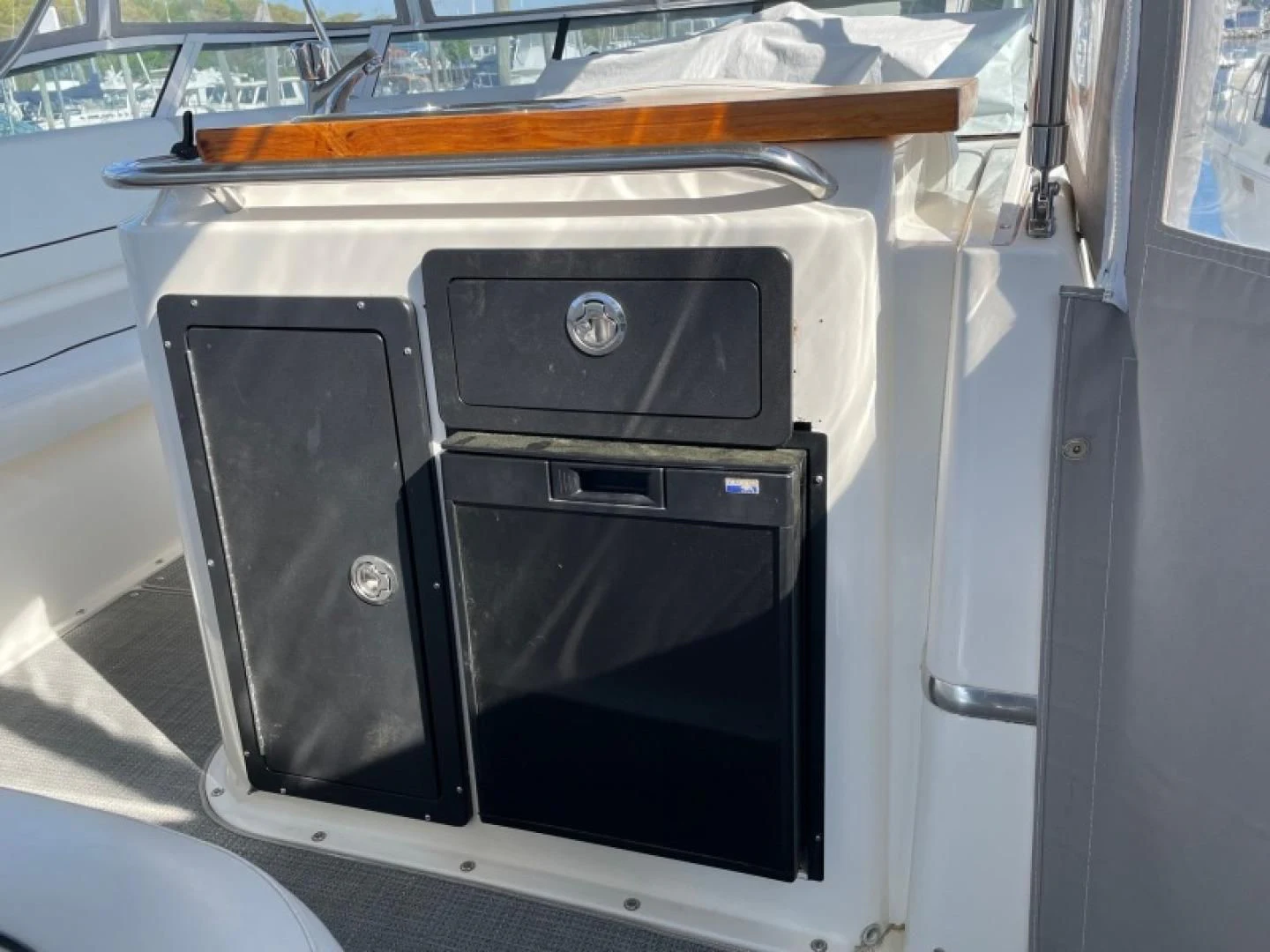 a black and silver oven aboard JOIE DU ROI Yacht for Sale