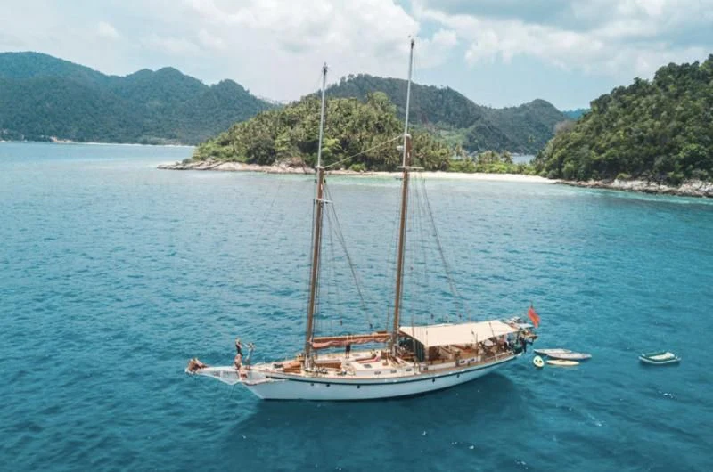 a boat on the water aboard DALLINGHOO Yacht for Sale