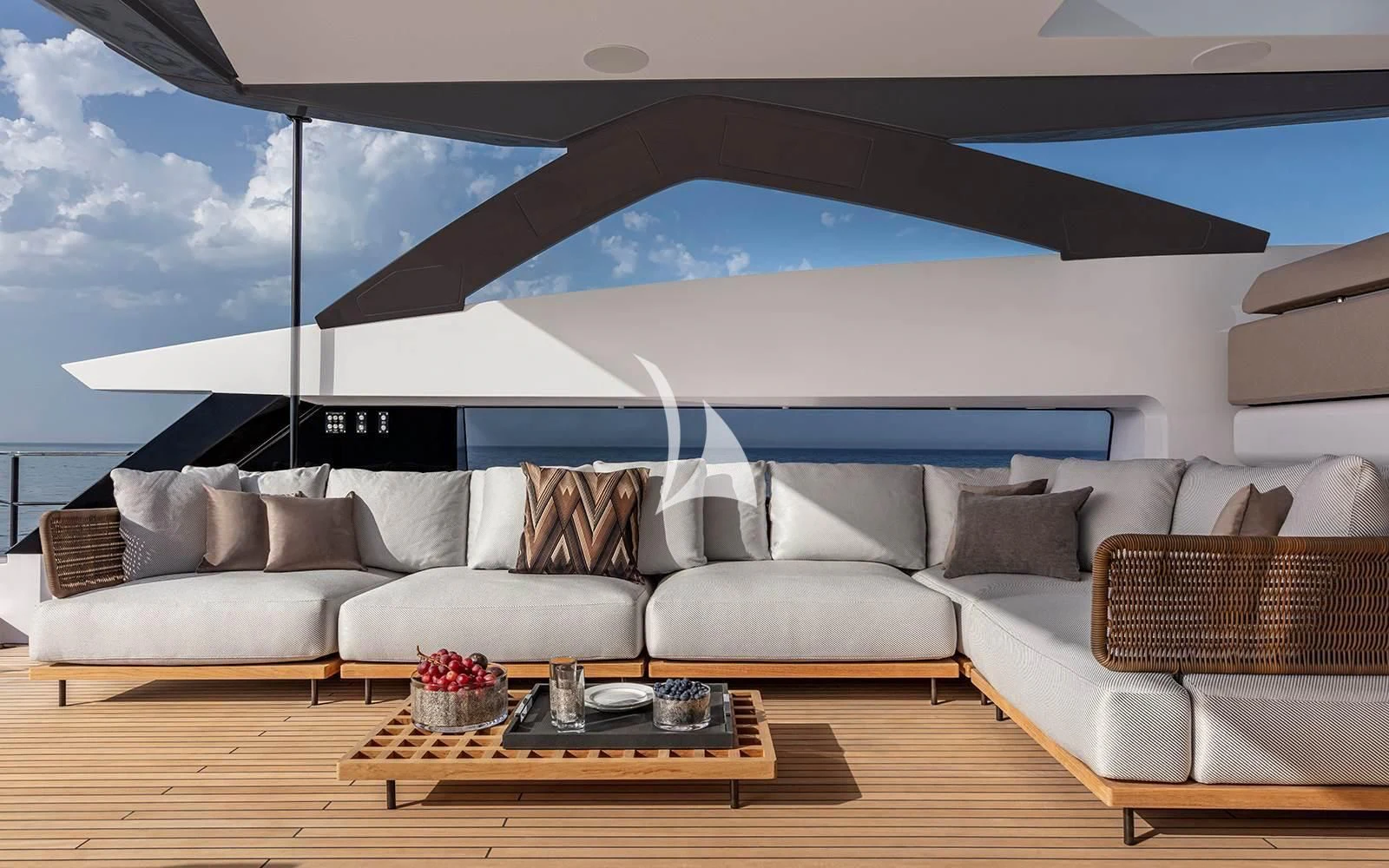 a living room with a large white wall aboard ALVIUM Yacht for Sale