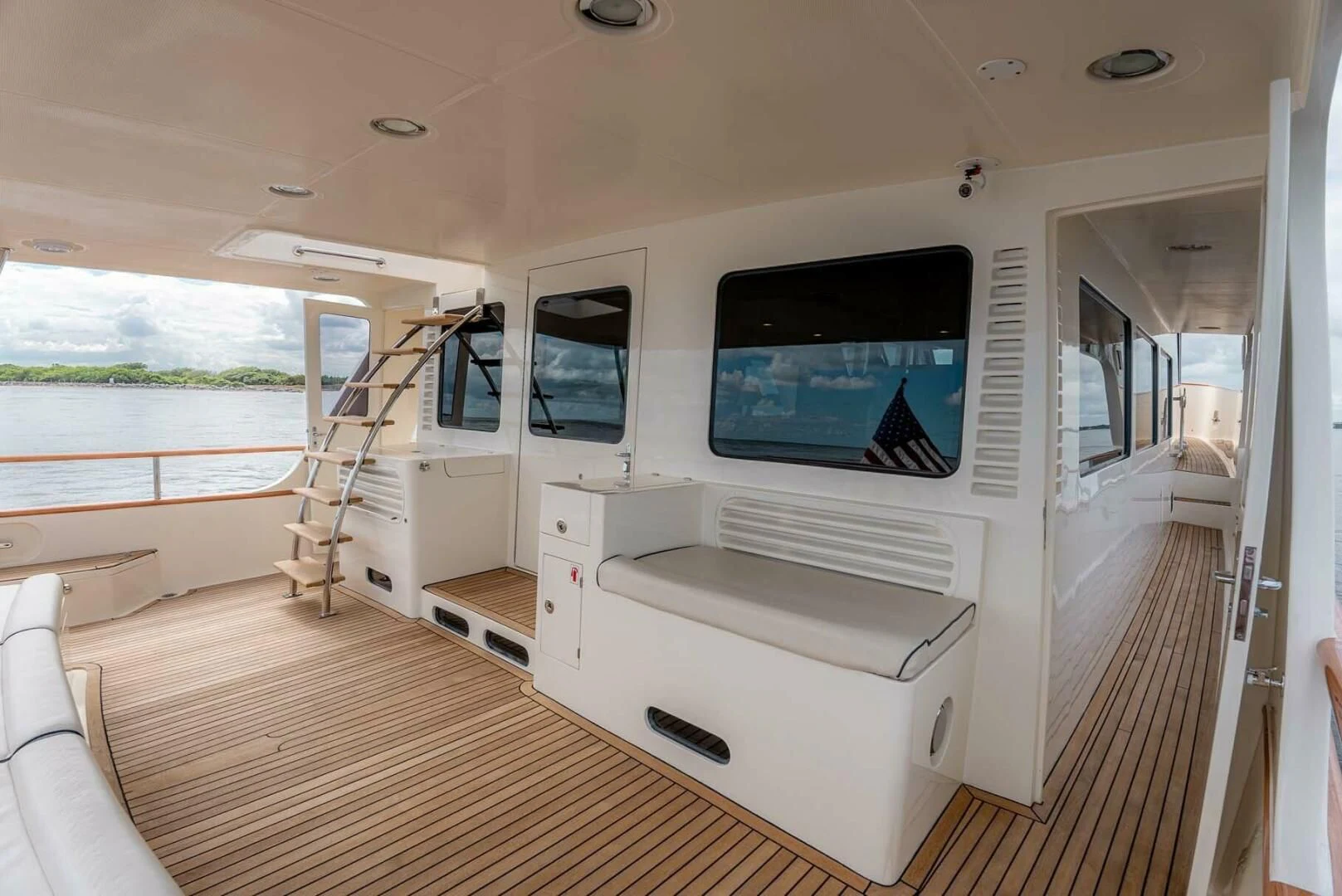 inside of a boat aboard SOMEDAY CAME Yacht for Sale