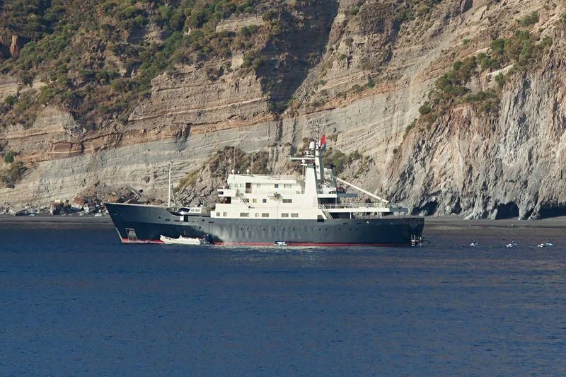 a ship in the water aboard BLEU DE NIMES Yacht for Charter