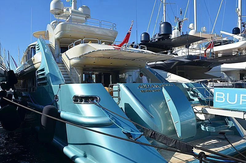 a boat with a large gun aboard AQUAMARINA Yacht for Sale