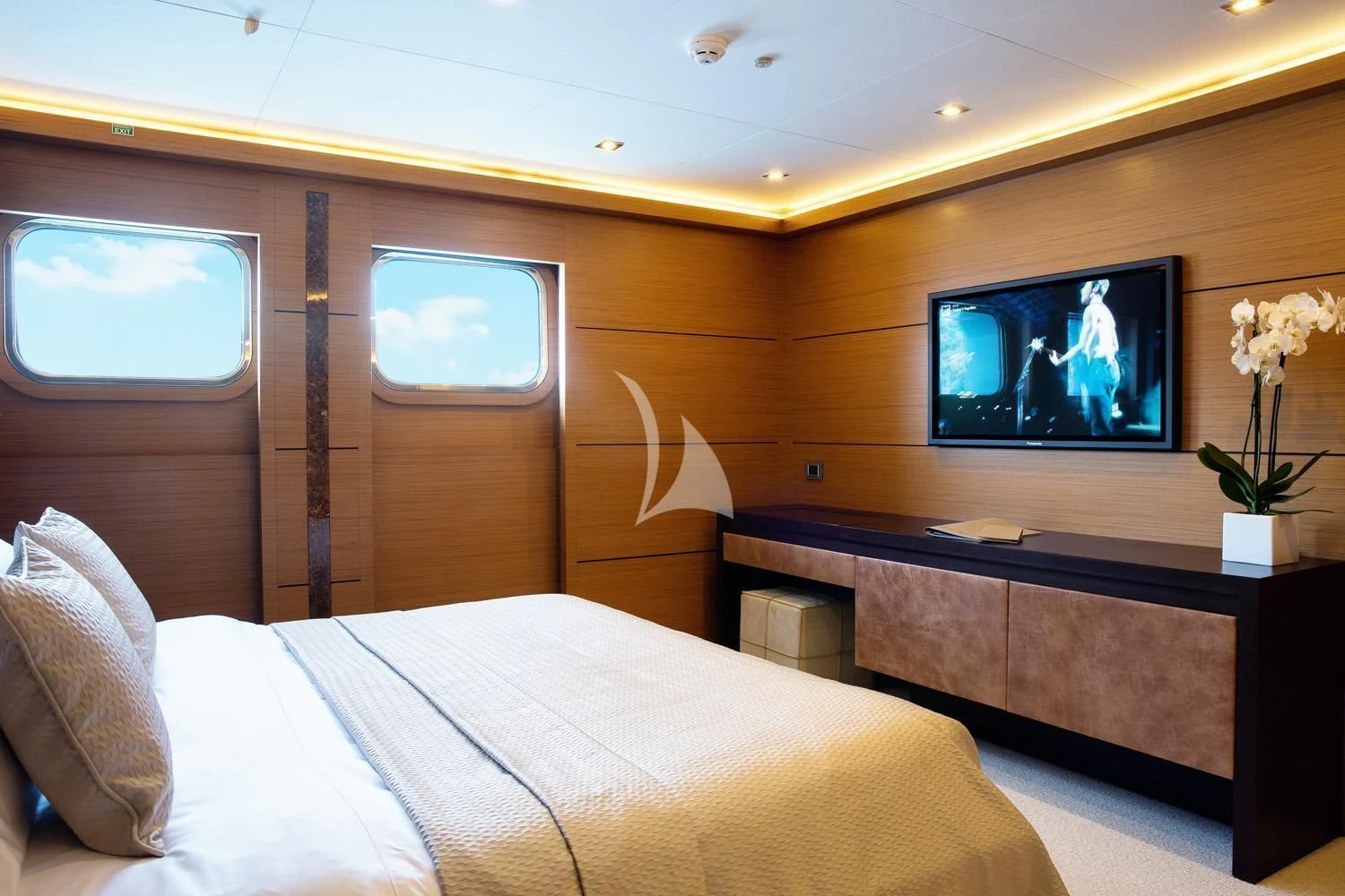 a hotel room with a tv aboard PERSEFONI I Yacht for Sale