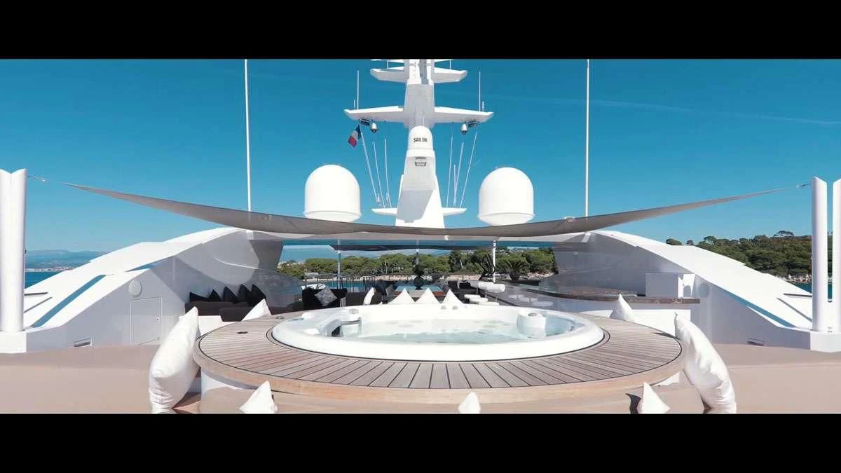 a model of a space shuttle aboard PERSEFONI I Yacht for Sale