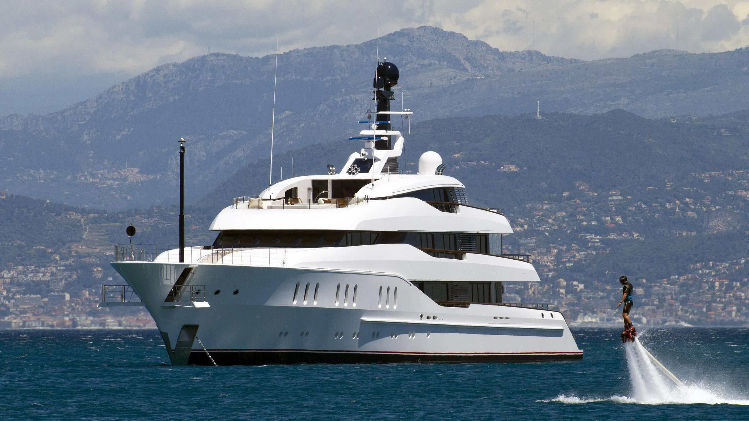 a white boat on the water aboard HAMPSHIRE Yacht for Sale