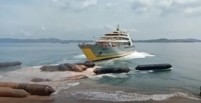 a boat on the water aboard J7 EXPLORER Yacht for Sale