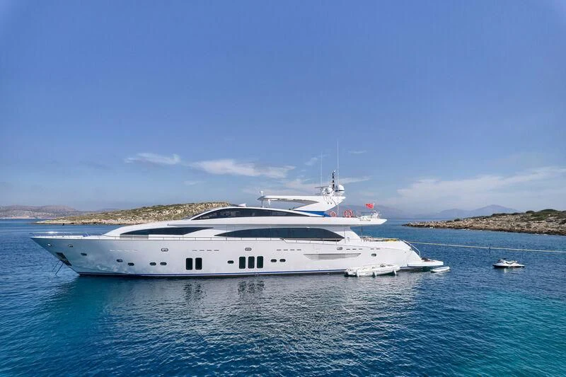 a boat in the water aboard HAKUNA MATATA Yacht for Charter