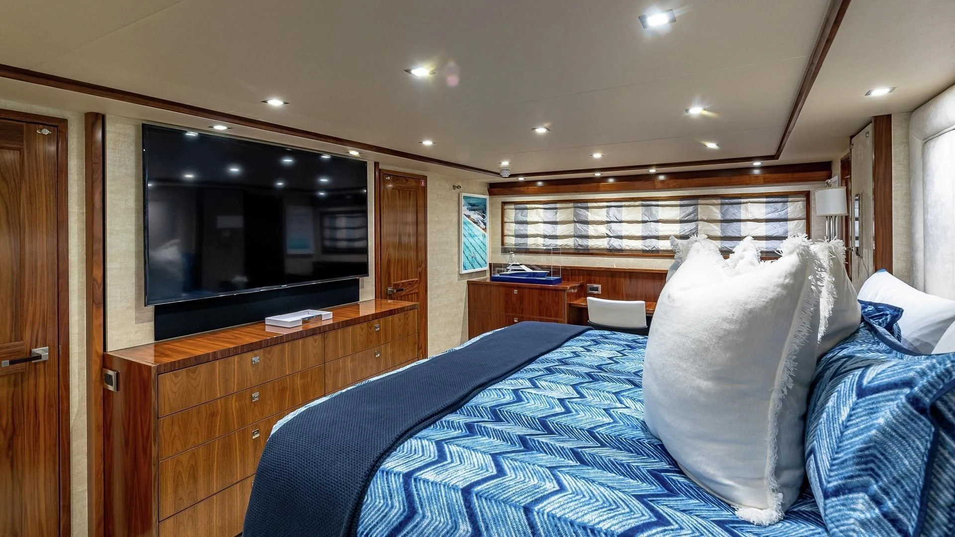 a bed with white sheets aboard AUSSIE RULES Yacht for Sale