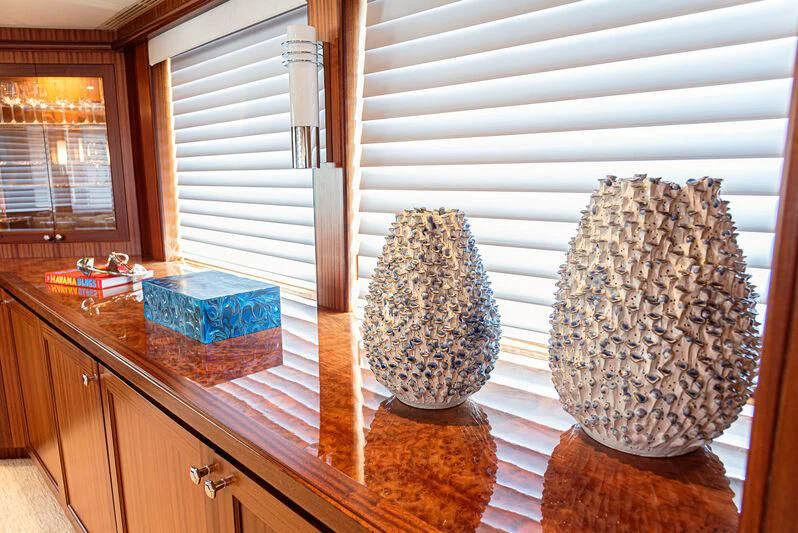 a counter top with a basket aboard RHYTHM'N BLUES Yacht for Sale