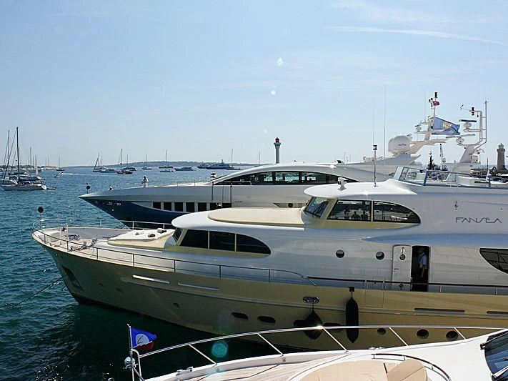 a boat in the water aboard CARPE DIEM Yacht for Sale